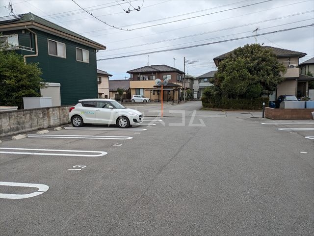 15/15 駐車場
