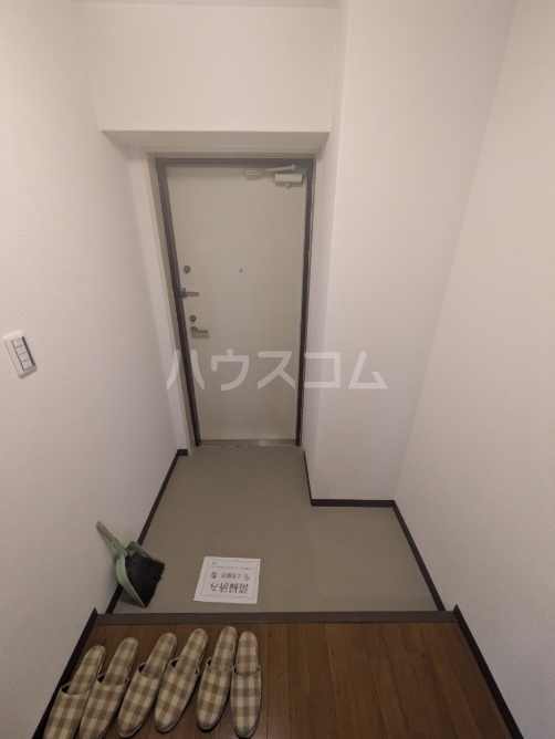19/30 玄関
