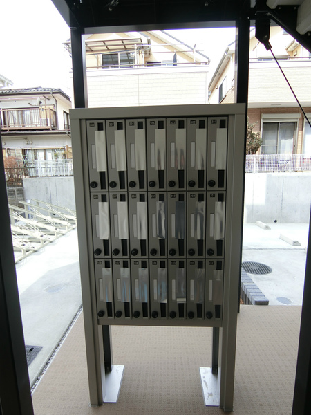 16/27 エントランス