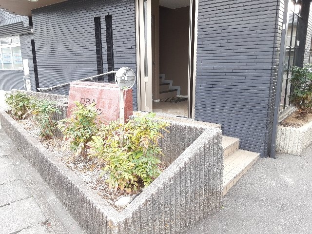 29/30 エントランス