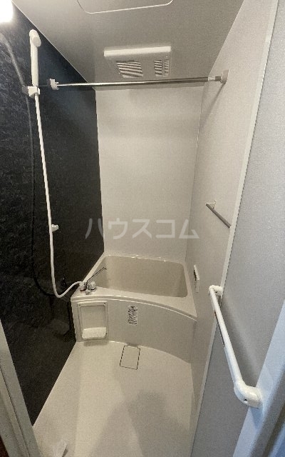 13/30 浴室