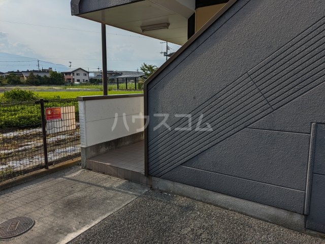 21/30 エントランス