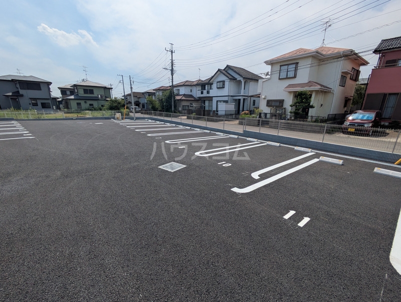 28/30 駐車場