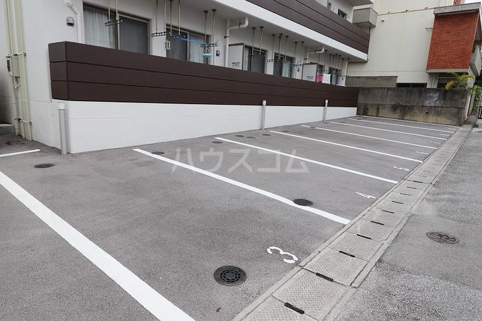 6/11 駐車場