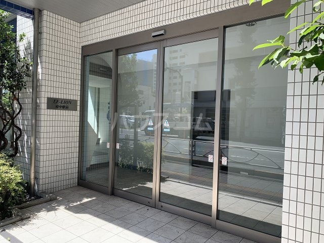 29/30 エントランス