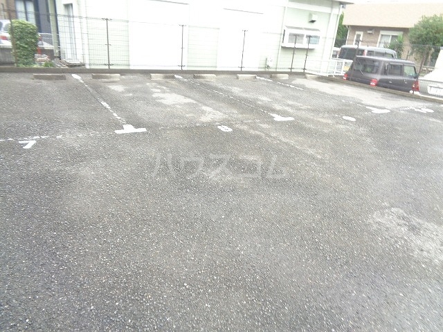 23/24 駐車場