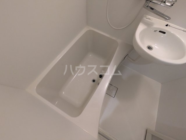 13/30 浴室