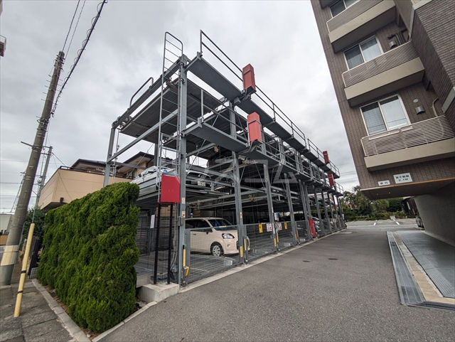28/30 駐車場