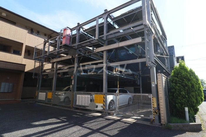 23/27 駐車場