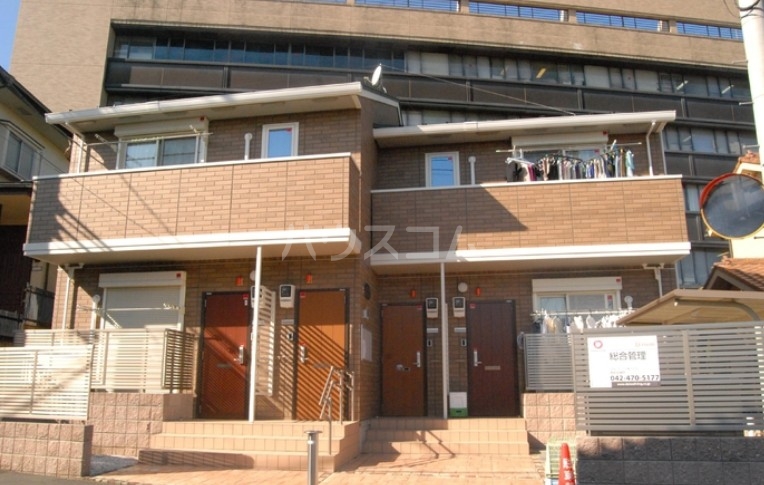 2/2 エントランス