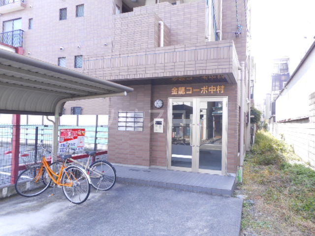 22/28 エントランス