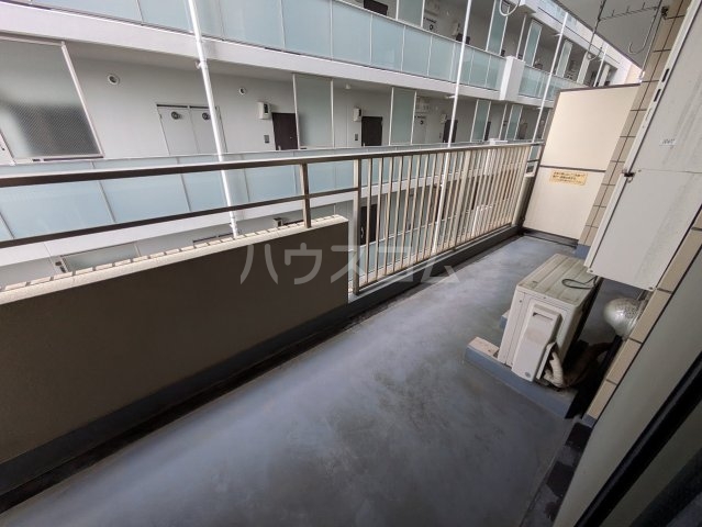 20/27 バルコニー
