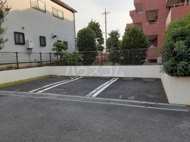 22/30 駐車場