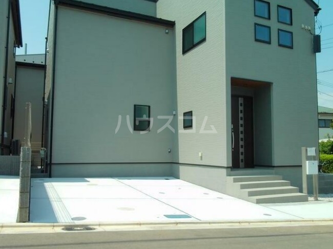 13/13 駐車場