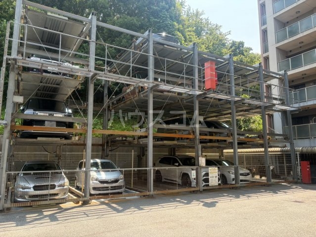 28/30 駐車場