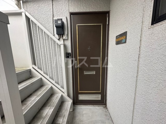 16/30 玄関