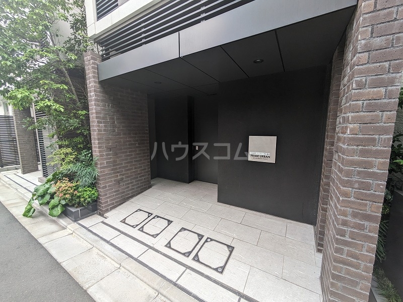 21/30 エントランス