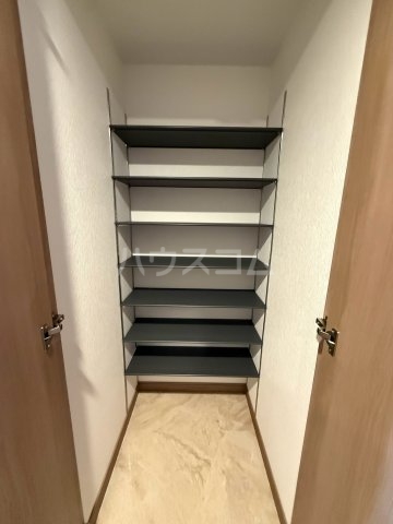 16/30 玄関