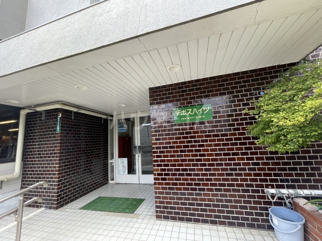 25/30 エントランス