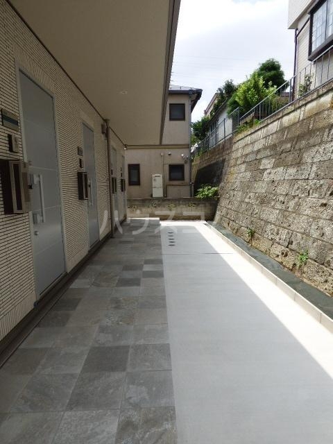 13/22 エントランス