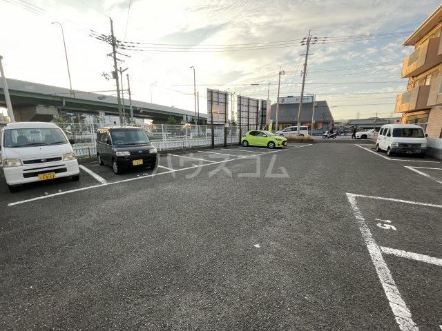 21/28 駐車場