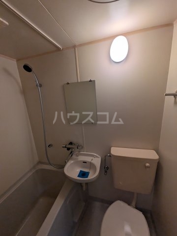 13/30 浴室