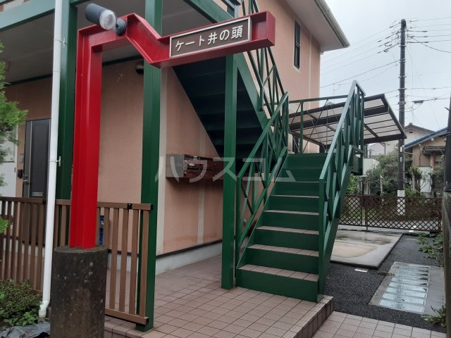 28/30 エントランス