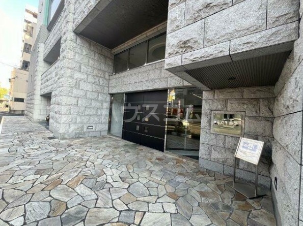 15/18 エントランス