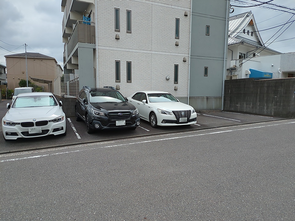 26/30 駐車場