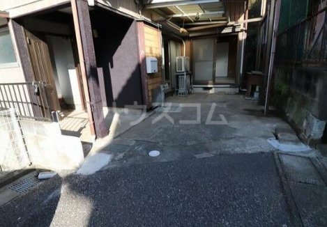 2/3 駐車場