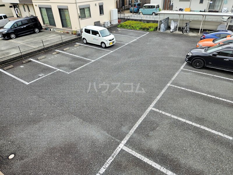 24/27 駐車場