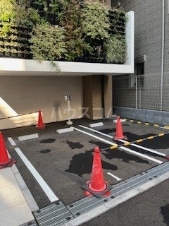 28/30 駐車場
