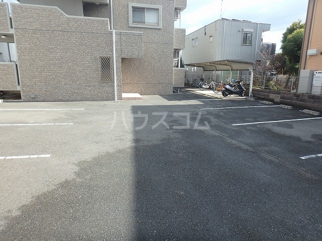 14/19 駐車場
