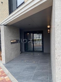 14/14 エントランス