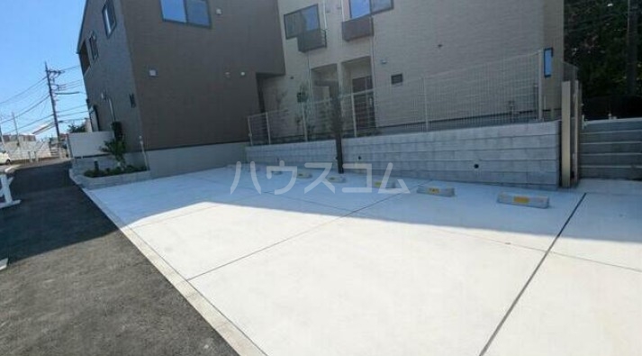 2/3 駐車場