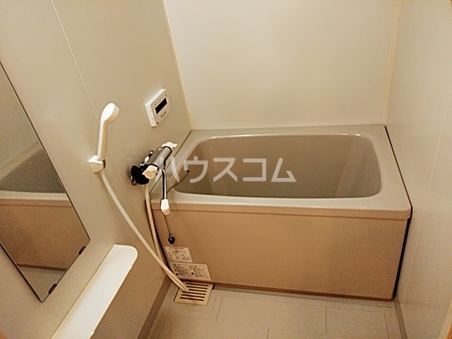 13/30 浴室