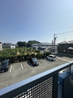 18/28 駐車場