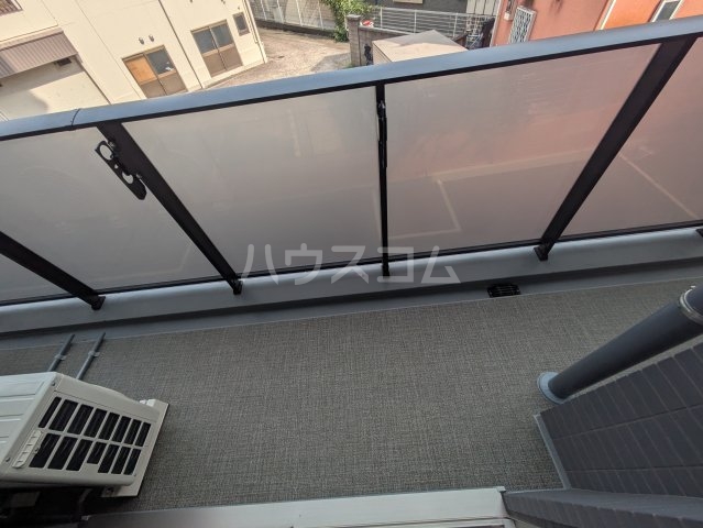19/25 バルコニー