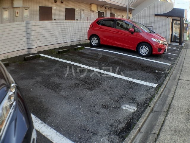 16/21 駐車場
