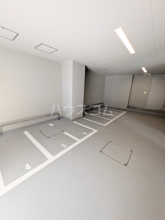 18/22 駐車場