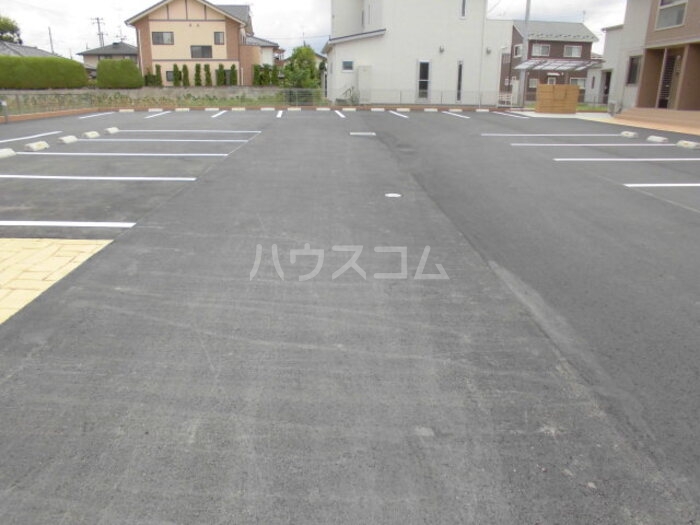 2/5 駐車場