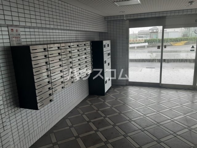 17/27 エントランス
