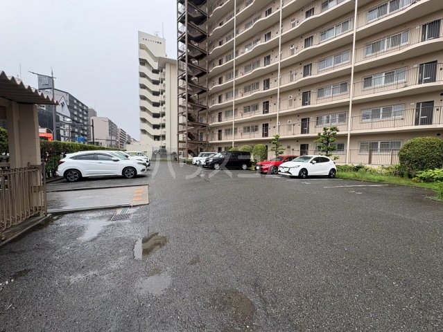 2/5 駐車場