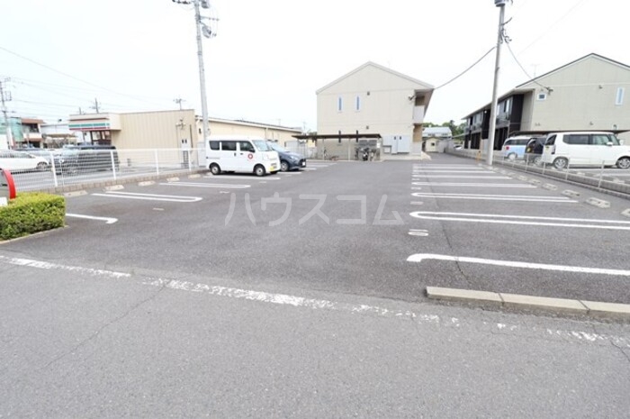 2/6 駐車場