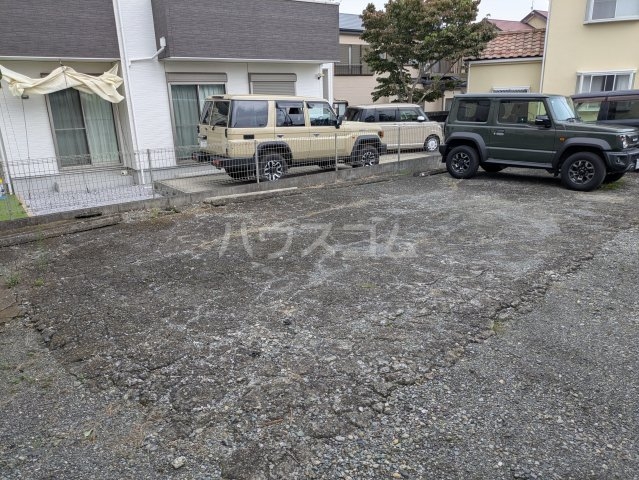 3/3 駐車場