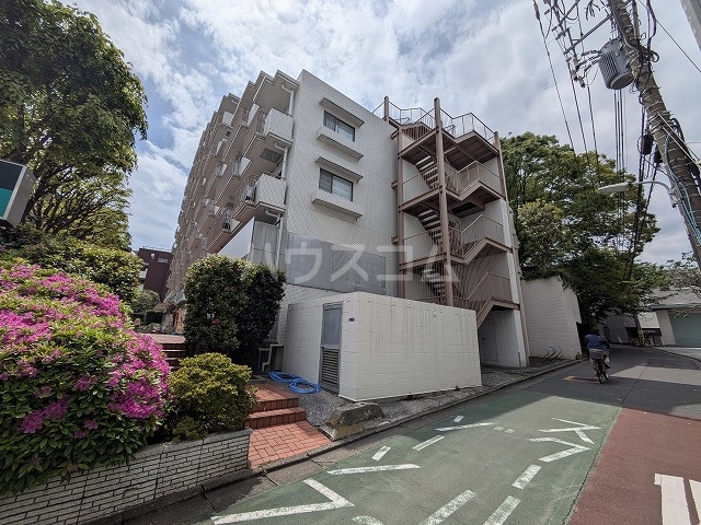 22/30 エントランス