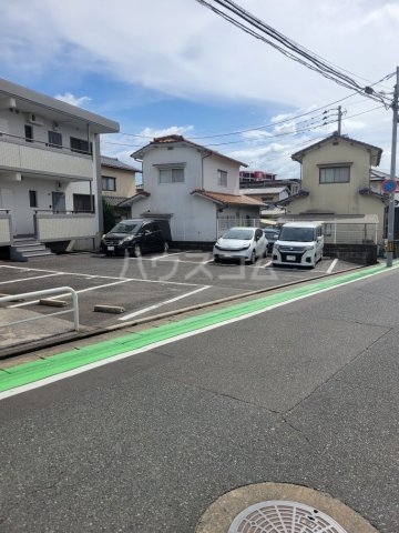 17/17 駐車場