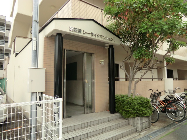 2/4 エントランス