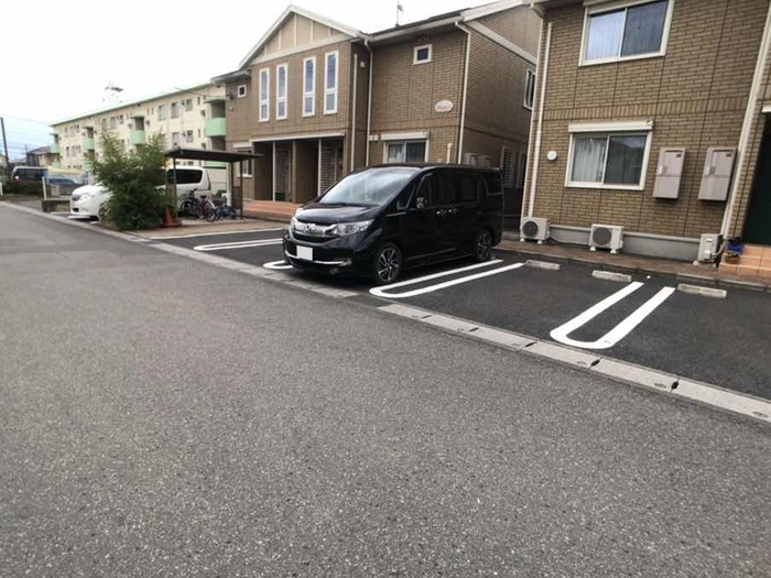 19/23 駐車場