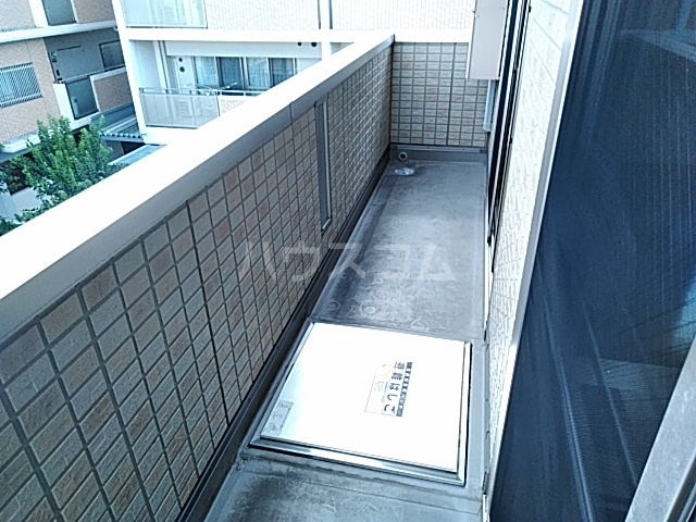 19/30 バルコニー